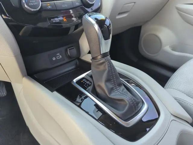 2020 Nissan Rogue Sport SV FWD Xtronic CVT