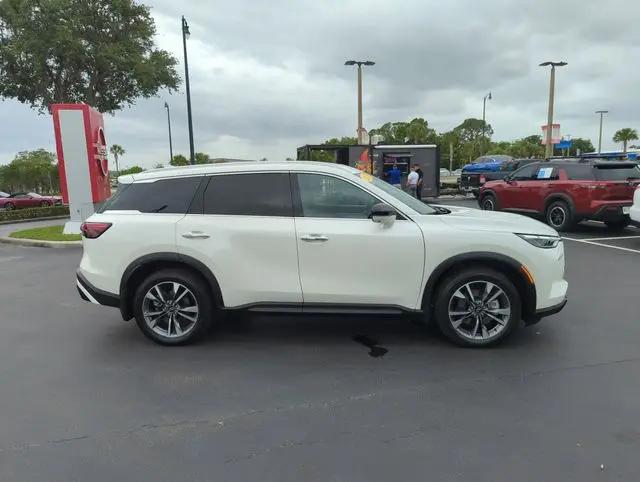 2023 INFINITI QX60 LUXE