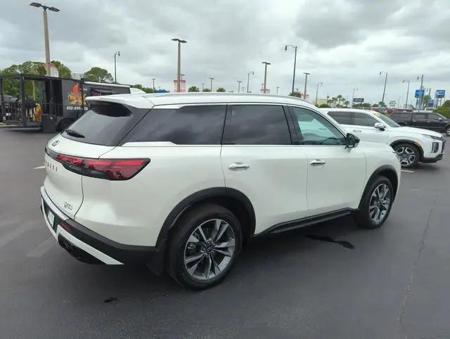2023 INFINITI QX60 LUXE