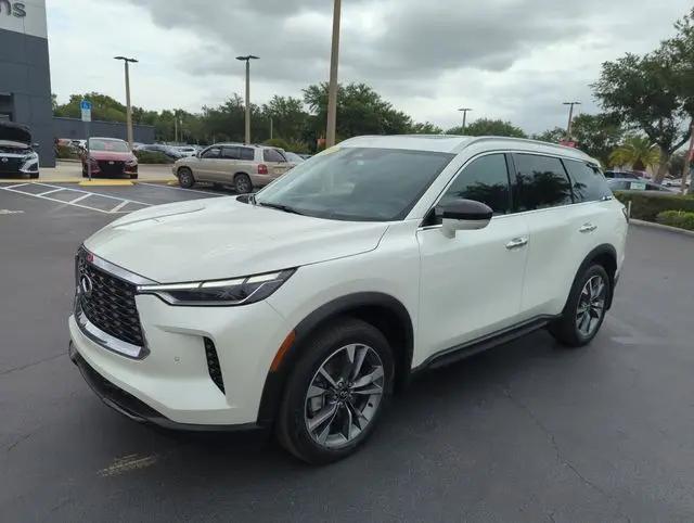 2023 INFINITI QX60 LUXE