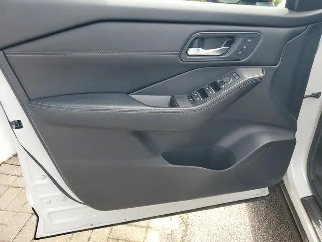 2024 Nissan Rogue SL FWD