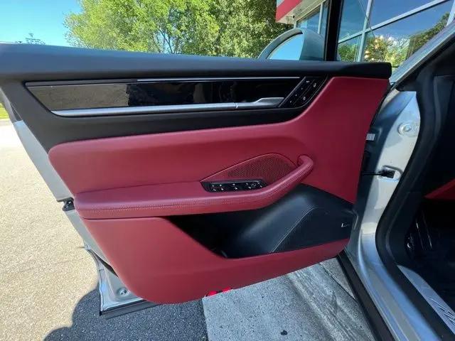 2024 Porsche Macan Electric 4