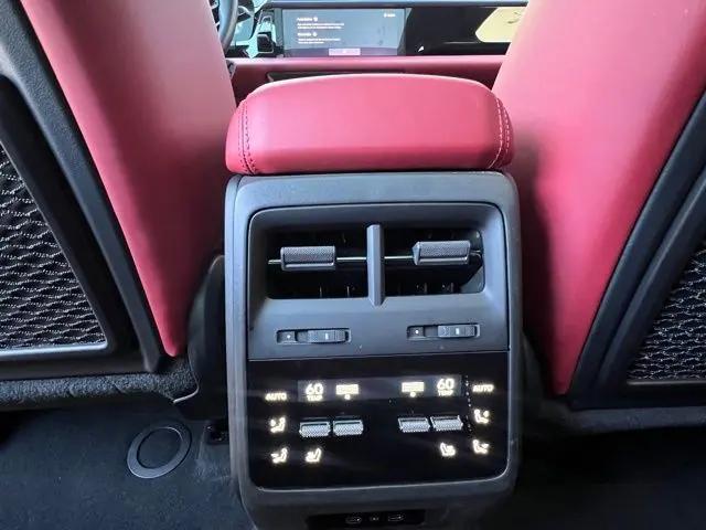 2024 Porsche Macan Electric 4