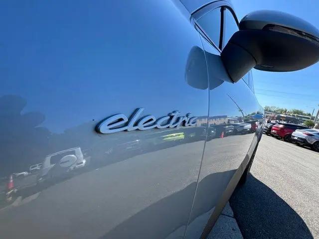 2024 Porsche Macan Electric 4