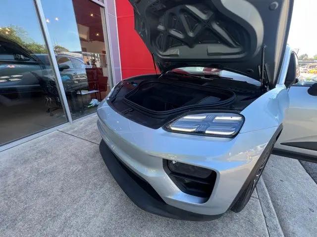 2024 Porsche Macan Electric 4