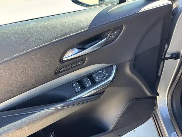 2023 Cadillac XT4 FWD Premium Luxury