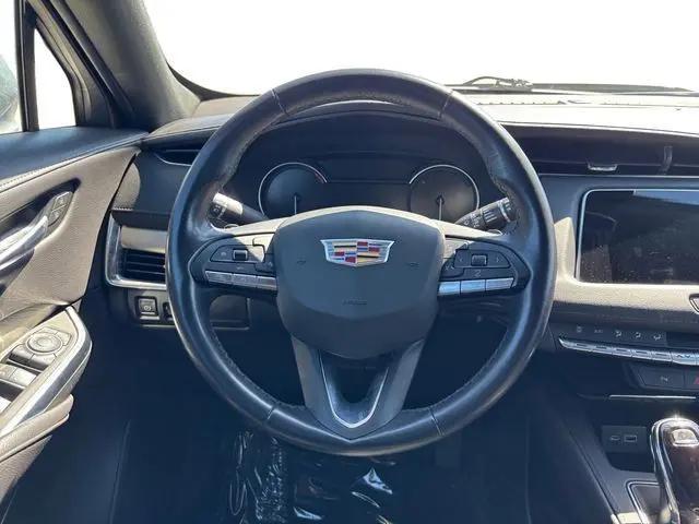 2023 Cadillac XT4 FWD Premium Luxury