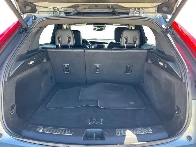 2023 Cadillac XT4 FWD Premium Luxury