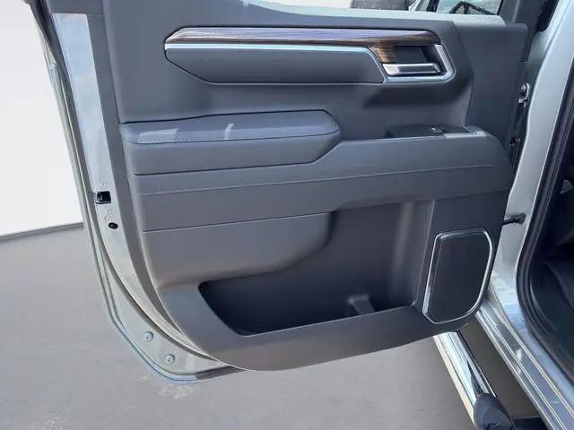 2026 Chevrolet Silverado 1500 4WD Crew Cab Standard Bed LT