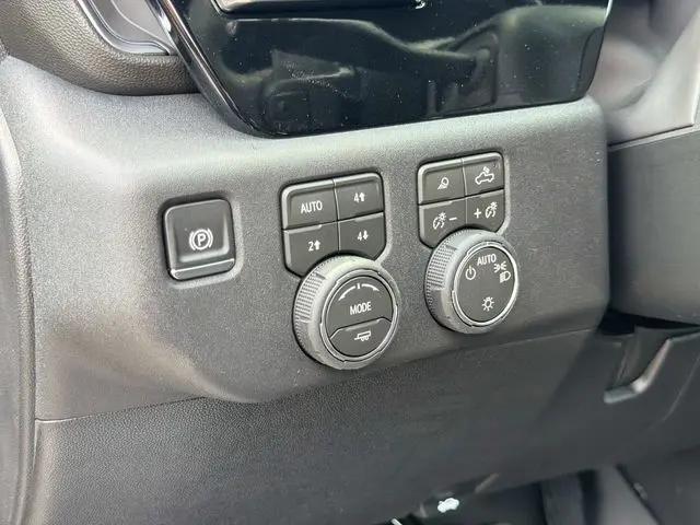 2026 Chevrolet Silverado 1500 4WD Crew Cab Standard Bed LT