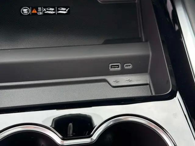2026 Chevrolet Suburban Premier, 4WD