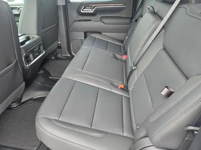 2026 GMC Sierra 1500 Crew Cab, Short Bed, SLT, 4WD