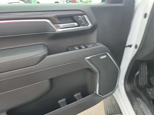 2026 GMC Sierra 1500 Crew Cab, Short Bed, SLT, 4WD