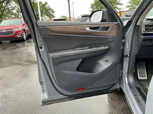 2025 Volkswagen Atlas 2.0T SEL Premium R-Line