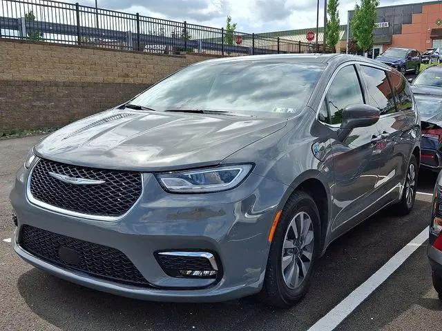 2022 Chrysler Pacifica Hybrid Touring L