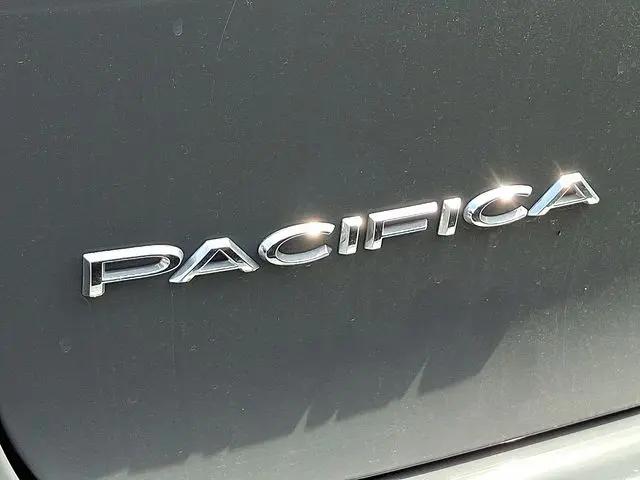2022 Chrysler Pacifica Hybrid Touring L