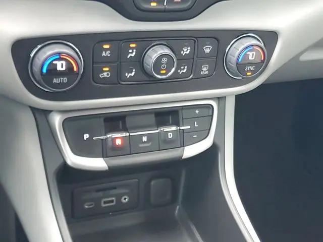 2024 GMC Terrain FWD SLT