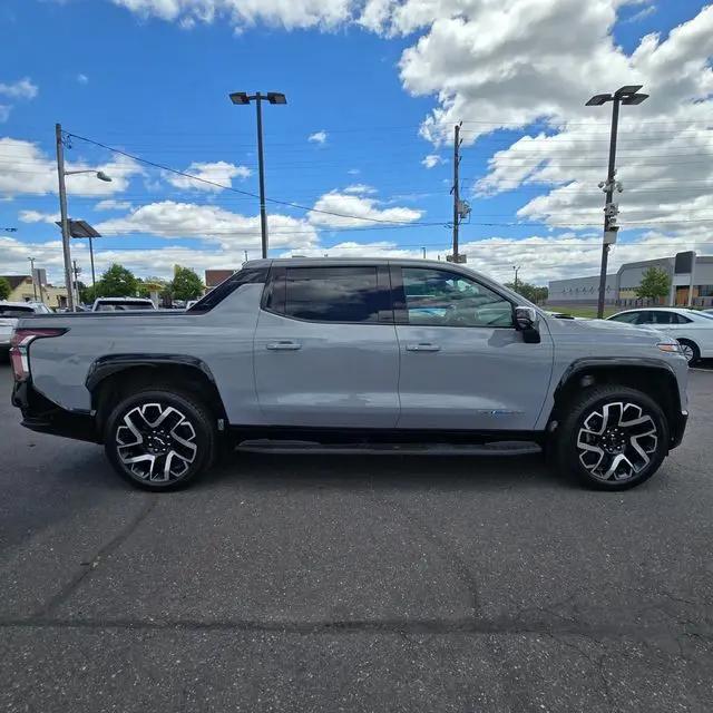 2025 Chevrolet Silverado EV RST