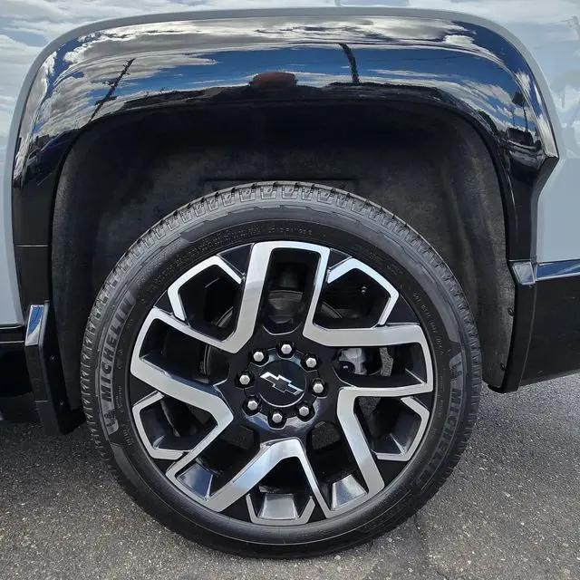 2025 Chevrolet Silverado EV RST
