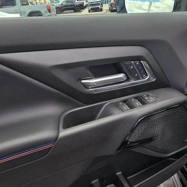2025 Chevrolet Silverado EV RST