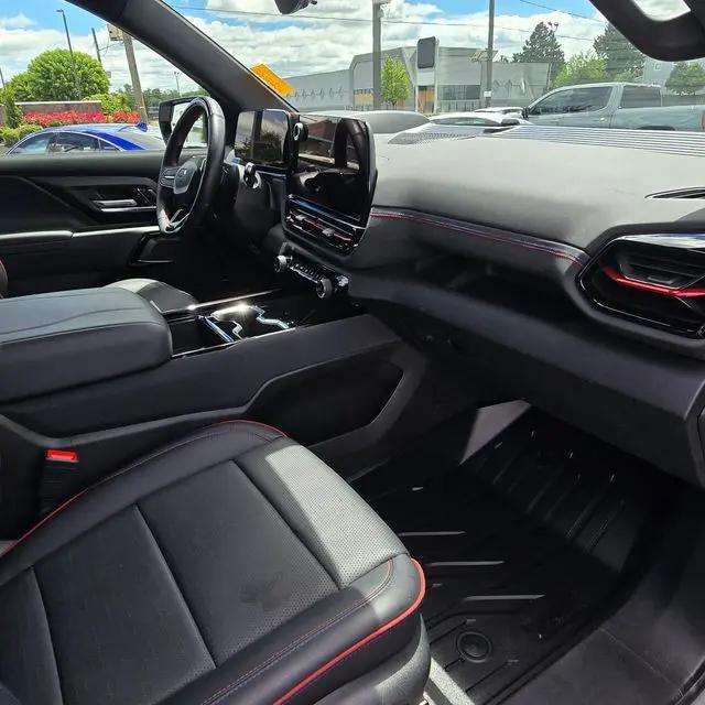 2025 Chevrolet Silverado EV RST