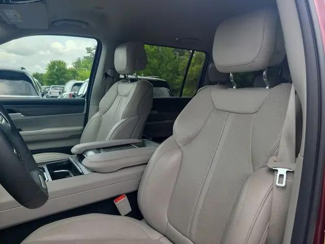 2024 Jeep Wagoneer Series II 4x2