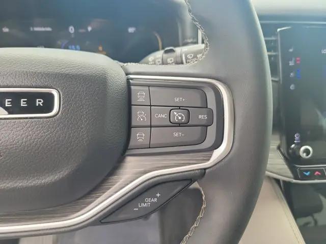 2024 Jeep Wagoneer Series II 4x2