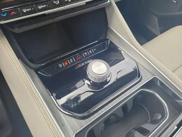 2024 Jeep Wagoneer Series II 4x2