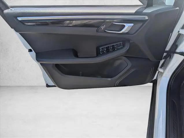 2021 Porsche Macan Macan
