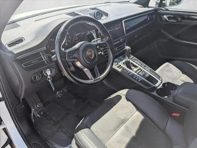 2021 Porsche Macan Macan