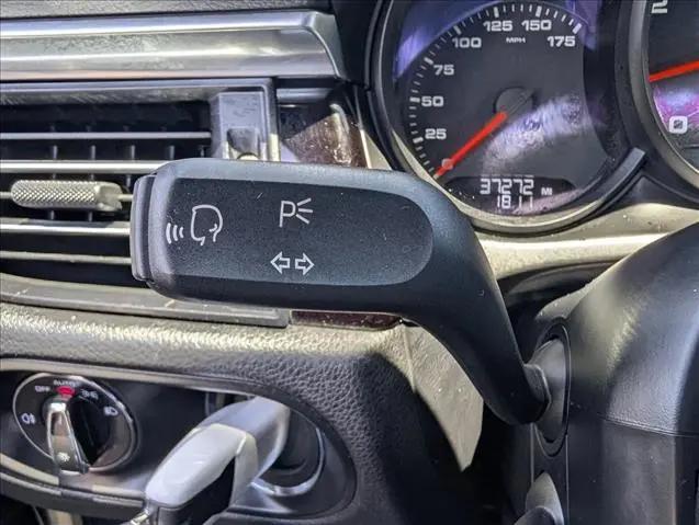2021 Porsche Macan Macan