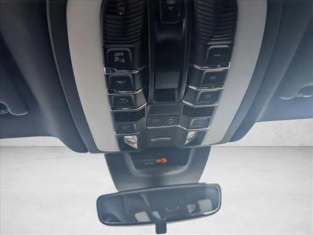 2021 Porsche Macan Macan