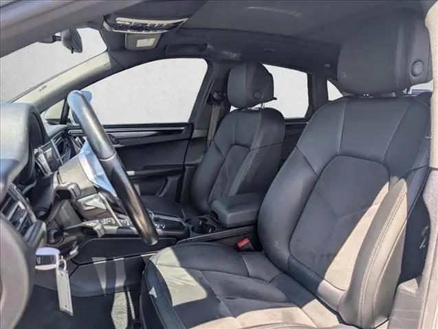 2021 Porsche Macan Macan