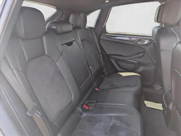 2021 Porsche Macan Macan