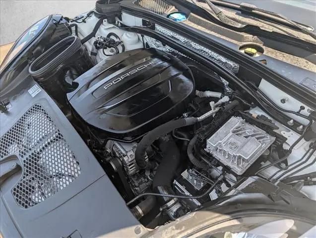2021 Porsche Macan Macan