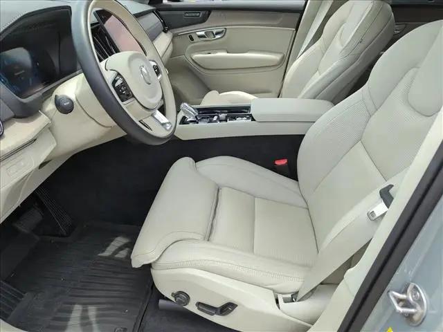 2025 Volvo XC90 Plug-In Hybrid T8 Ultra 7-Seater