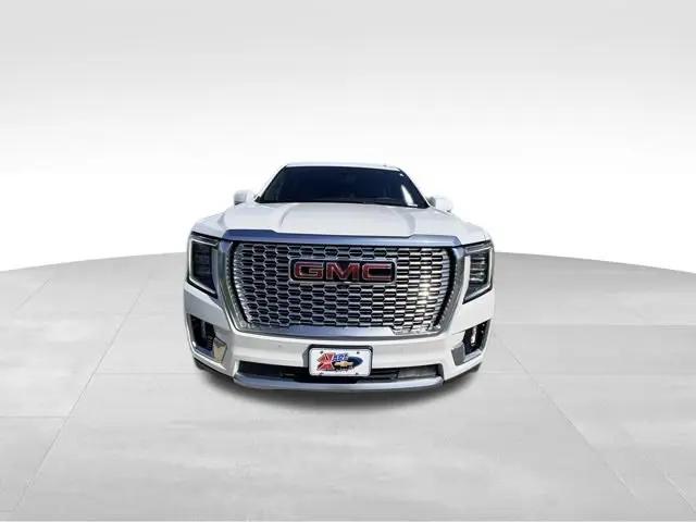 2022 GMC Yukon XL 4WD Denali