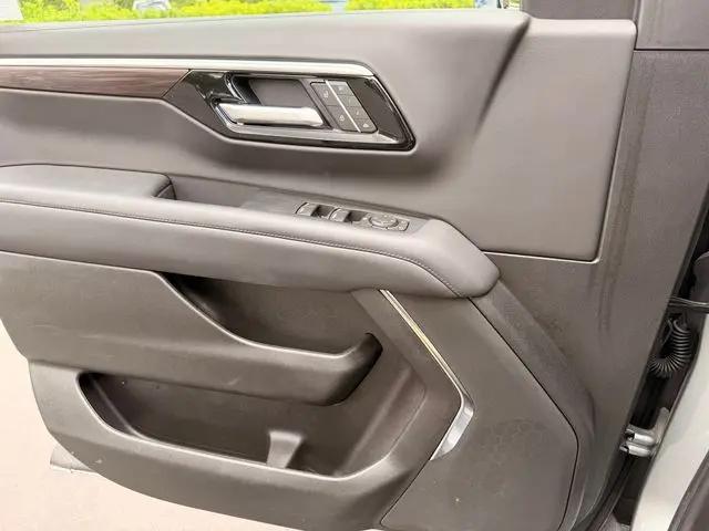 2025 Chevrolet Tahoe 4WD LT
