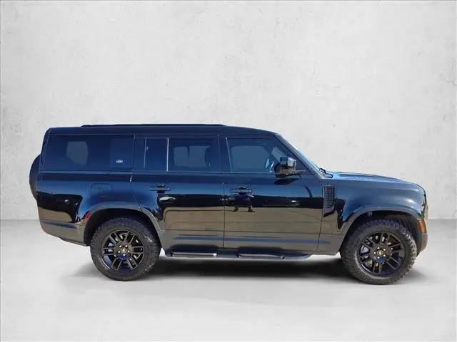 2023 Land Rover Defender 130 SE
