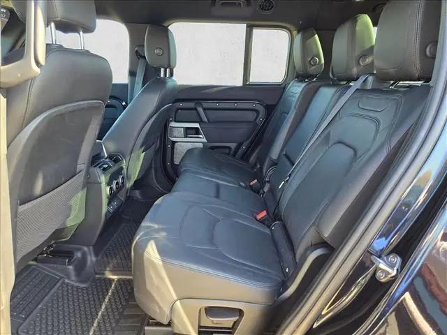 2023 Land Rover Defender 130 SE