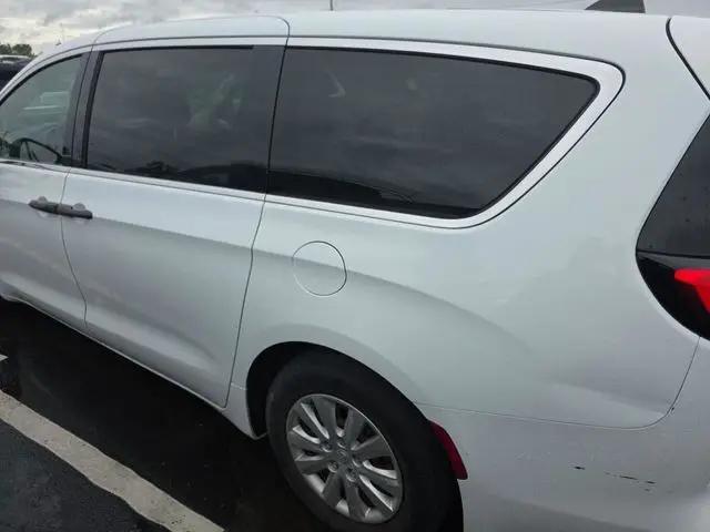 2021 Chrysler Voyager L