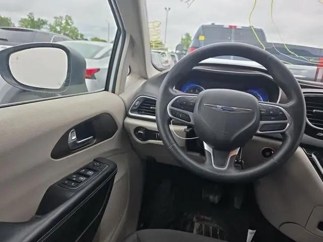2021 Chrysler Voyager L