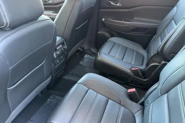 2023 GMC Acadia AWD Denali