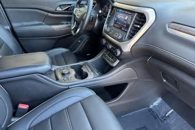 2023 GMC Acadia AWD Denali