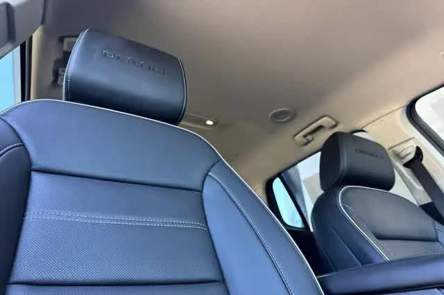 2023 GMC Acadia AWD Denali