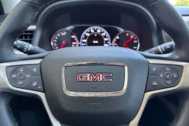 2023 GMC Acadia AWD Denali