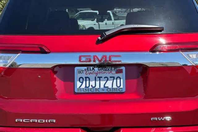 2023 GMC Acadia AWD Denali