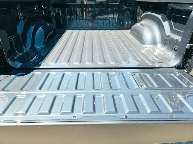 2026 Ram 1500 Laramie Crew Cab 4x4 57 Box
