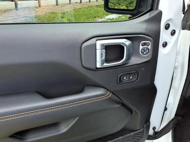 2024 Jeep Wrangler 4-Door Sahara 4x4