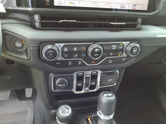 2024 Jeep Wrangler 4-Door Sahara 4x4